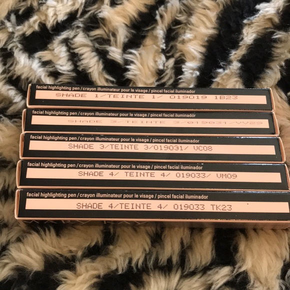 Mary Kay facial highlighting pen shade 4 New in box - Picture 2 of 3